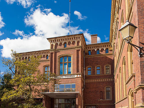 Gebäudeansicht der Alten Frauenklinik